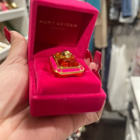 Kurt Geiger bundle stunning Ring and Glittery Red Heart Mini Bag - Picture 6 of 13